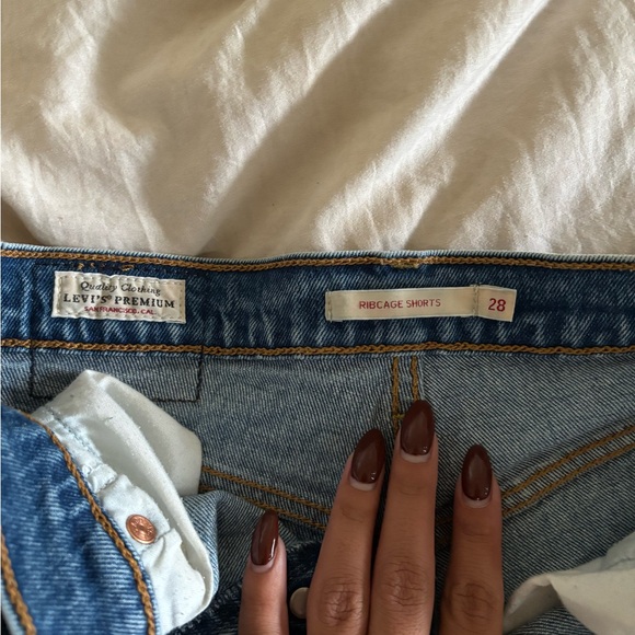 Levi Shorts - Picture 5 of 5